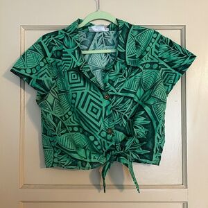 Green Cropped Tiki Tie-Front Shirt